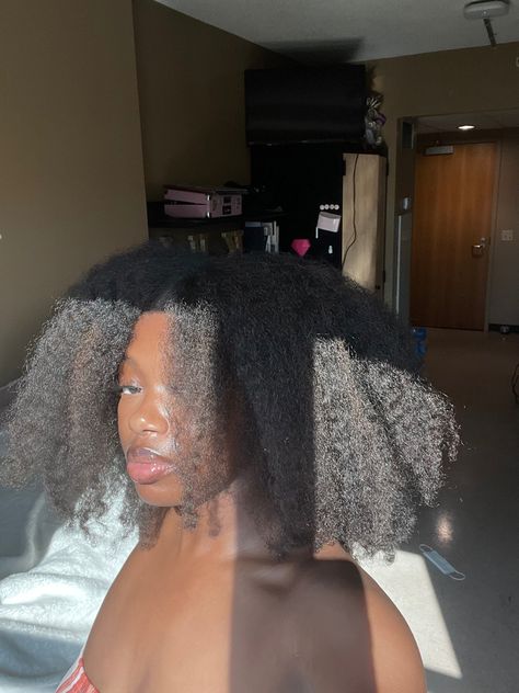 4c Hair Aesthetic, Long 4c Natural Hair, Long 4c Hair, Hairstyles Baddie, Hair Motivation, Big Afro, Inspo Hair, Beautiful Black Hair, Beautiful Natural Hair