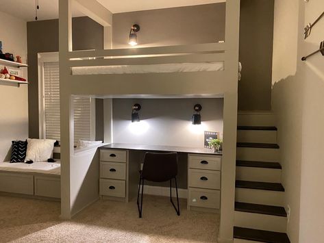 Loft Bed Minimalist, Loft Bed With Computer Desk, 2 Floor Bedroom Ideas, Room Ideas Aesthetic Loft, Small Room Design Bedroom Minimalist, Loft Bed Accessories, Long Bedroom Layout, Stairs Loft, Loft Beds For Kids