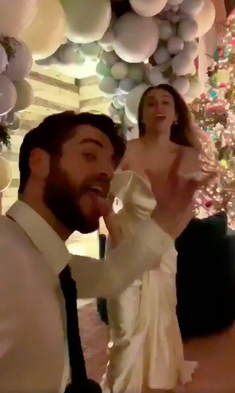 Miley Cyrus Wedding, Miley Cyrus Liam Hemsworth, Miley Cyrus And Liam Hemsworth, Miley Cyrus Hannah Montana, Miley And Liam, Wedding First Dance, Vsco Pictures, Uptown Funk, Iconic Weddings