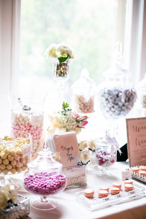 Bars At Weddings, Candy Bar Wedding Favors, Candy Station Wedding, Elegant Dessert Table, Candy Bar Bags, Wedding Candy Table, Truly Scrumptious, Pink Wedding Colors, Candy Bar Wedding