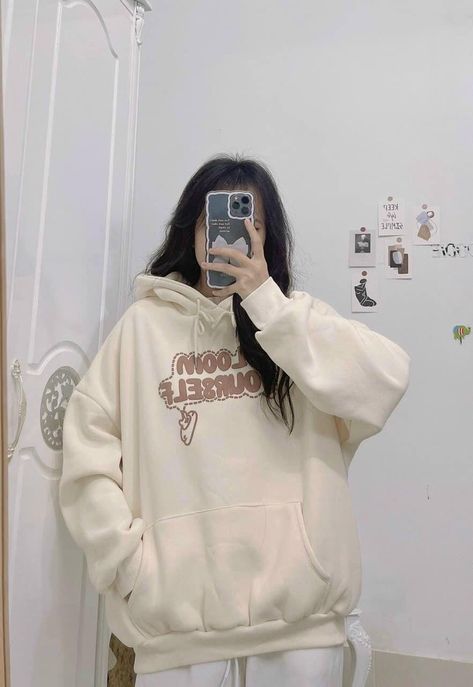 Hoodie Korean Style Girl, Hoddies Outfits Girl Korean, Over Size Hoodie Outfit, Hoodie Aesthetic Girl, Korean Hoodie Outfit, Hoddies Outfits, Oversized Hoodie Outfit, Korean Hoodie, Oversized Aesthetic