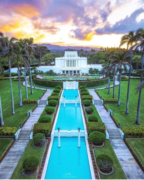 Laie HI Temple Byu Hawaii Campus, Laie Temple, Laie Hawaii Temple, Laie Hawaii, Byu Hawaii, Hawaii Temple, Fiji Culture, Fly To Fiji, Lds Temple Pictures