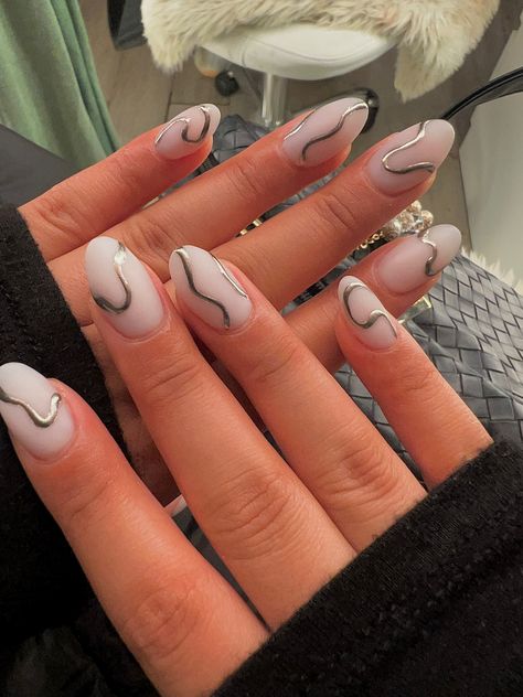 Almond Milky White Nails Design, Milky White Nails With Colorful Designs, Neutral Gel Nails With Design, White Gel X Nails With Design, Cute Milky White Nails With Design, White Nails With Silver Lines, Nail Inspo Milky White Design, White Nails Silver Design, Milky White Nail Design Ideas