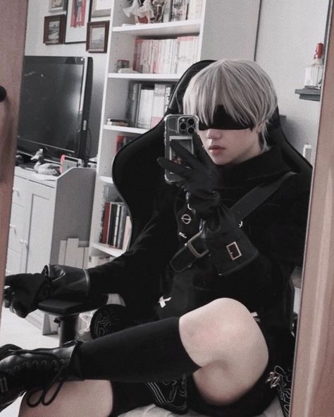 9s Cosplay, Nier 2b, Romantic Picture, Nier Automata Cosplay, 2b Cosplay, Male Pose Reference, Nier Automata, Fnaf Drawings, Male Poses