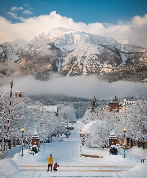 604 Now | Vancouver on Twitter: "#RevelstokeBC during winter is totally postcard-worthy ❄️ #BritishColumbia (Photo by ankhou/IG https://t.co/RDgW1O3M1K)… https://t.co/Qm0qIZ5u33" Revelstoke Bc, Canada Christmas, Ski Town, Happy Healthy, Ski Trip, Mount Rainier, British Columbia, Beautiful Nature, Vancouver