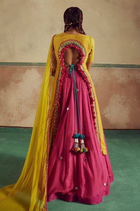 Kurta And Lehenga, Indian Outfits Modern, Designer Suits For Wedding, Haldi Outfits, Yellow Kurta, Stylish Kurtis Design, Lehenga Design, Trendy Outfits Indian, Indian Outfits Lehenga