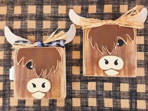 2x4 Crafts, Farm Animal Crafts, Diy Christmas Decorations For Home, Fall Wood Crafts, Scrap Wood Crafts, Wood Block Crafts, Chicken Crafts, Wood Craft Projects, Door Signs Diy