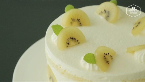 Golden kiwi cake Korean Pastry, Golden Kiwi, Kiwi Cake, Cooking Tree, Apple Mint, Cakes Recipes, Recipe From Scratch, 200 Calories, Fresh Cream