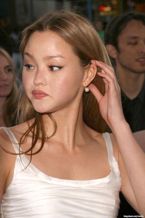 Devon Aoki Icon, Icon Makeup, Mutant Chronicles, Look Grunge, Devon Aoki, The Cardigans, Hair Inspo Color, Fashion Pictures, Pretty Face