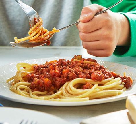 Vegetarian Bolognese, Bolognese Recipe, Easy Veggie, Bbc Good Food, Spaghetti Bolognese, Easy Family Dinners, Bbc Good Food Recipes, Meat Sauce, Vegetarian Dinner