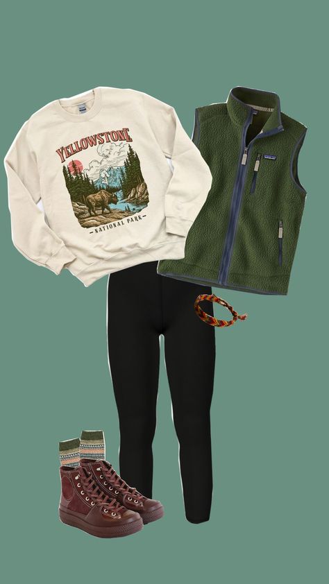 ootd when you want to hike but have to go to class #cozy #autumn #casual #college #outdoor Comfy Granola Outfits, Bonfire Outfit, Outdoorsy Outfits, Granola Outfits, Autumn Casual, College Style, Cozy Autumn, College Fashion, College Outfits