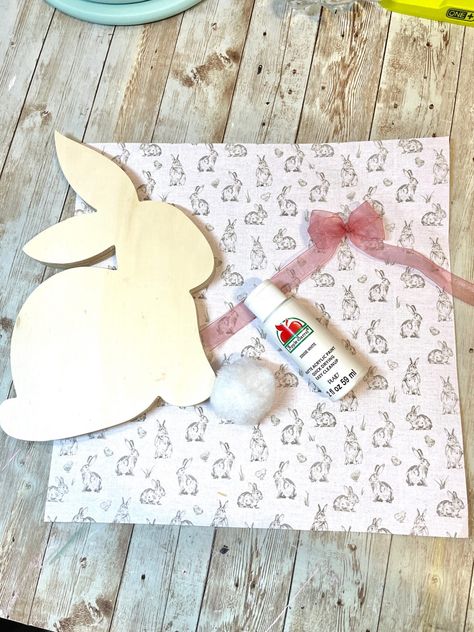 Easter Bunny Art Project, Quick Easter Crafts, Dollar Tree Wood Bunny Crafts, Spring Diy Crafts Decor, Dollar Tree Rabbit, Dollar Tree Bunny Crafts, Diy Easter Bunny Crafts, Easter Diy Decorations, Easter Diy Decor