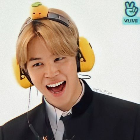 Bts Pfp Funny, Finsta Pfp, Jimin Lachimolala, Jimin Run, Movie Stickers, Bts Room, Bts Stickers, Happy Birthday Template, Jimin Funny