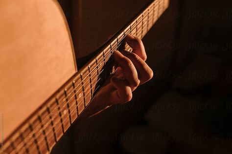 Person Playing Guitar, Les Twins, Up Music, Free Downloads, Playing Guitar, Best Ideas, Top 20, Acoustic Guitar, Guitarist