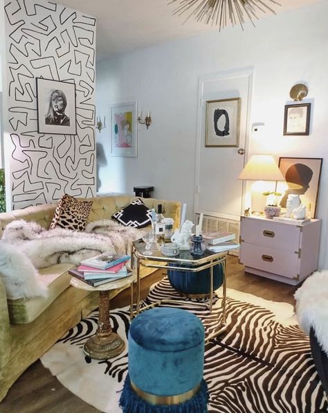 Nashville Style Home Decor, Chic Eclectic Living Room, 70s Glam Decor, Eclectic Glam Decor, Glam Chic Living Room, Vintage Glam Living Room, Hollywood Glam Living Room, Zebra Living Room, Boho Glam Decor