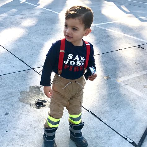 Easy Fireman Costume, Diy Firefighter Costume Kids, Firetruck Diy Costume, Kids Firefighter Costume, Toddler Firefighter Costume Diy, Toddler Fireman Costume, Fireman Costume, Original Halloween Costumes, Childrens Halloween Costumes