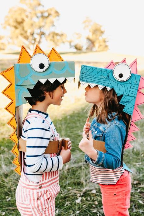 Diy Costumes For Kids, Creative Diy Costumes, Diy Dinosaur Costume, Kids Dinosaur Costume, Creative Halloween Costumes Diy, Dino Costume, Dinosaur Halloween Costume, Dinosaur Halloween, Dinosaur Hat