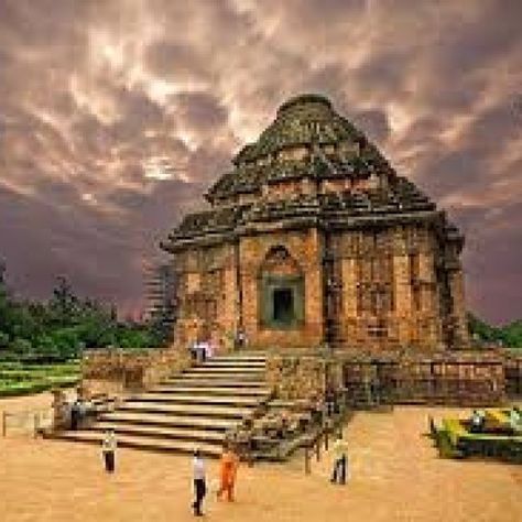 Konark temple Konark Sun Temple, Sun Temple, Bay Of Bengal, Temple Architecture, Visit India, Historical Monuments, Indian History, Ancient Temples, Travel Tours