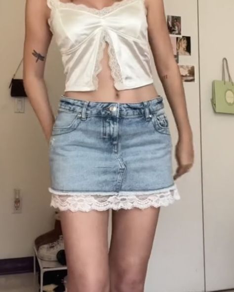 Shorts Coquette Outfit, Demin Skirt Outfit Y2k, Coquette Denim Skirt, Jean Skirt Aesthetic, Demin Skirt Outfit, Coquette Diy, Kawaii Outfit Ideas, Y2k Mini Skirt, Cute Clothing Stores