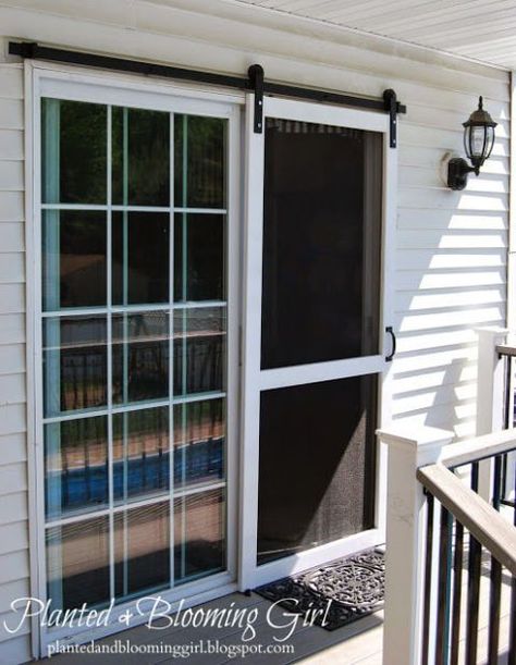 Door Diy Projects, Screened Porch Decorating, Old Screen Doors, Diy Screen Door, Sliding Doors Exterior, Sliding Screen Doors, French Doors Exterior, Screen Doors, Diy Barn Door