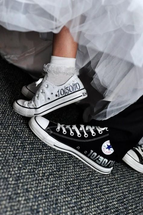 mr and mrs chuck taylors | ... Wedding personalized Chuck Taylor Converse #weddbook #wedding #shoes Bridal Converse, Unique Wedding Shoes, Converse Wedding Shoes, Wedding Converse, Offbeat Bride, Cute Wedding Ideas, Prom Shoes, Wedding Dresses Unique, Trendy Wedding