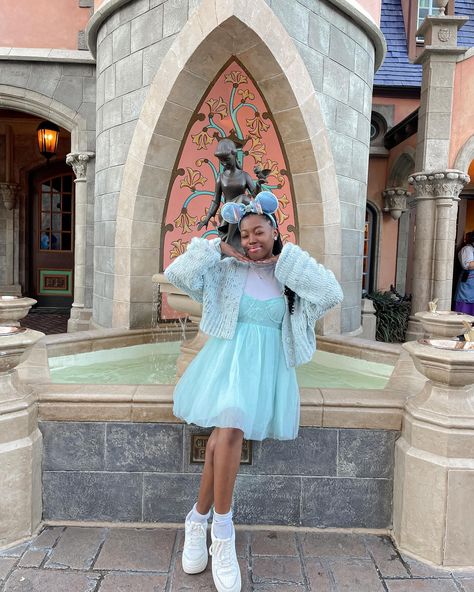 bibbidi bobbidi boo ✨🤍🩵 Here is my Cinderella #disneybound !! When I saw this dress from @forever21 I knew it was perfect for a Cinderella inspired look !!! I decided to winter it up a bit and add my cardigan from @urbanoutfitters and just a white turtleneck I got a year ago from @hm . Outfit Tea🫖 : Ears: @waltdisneyworld @disneystyle Dress: @forever21 Cardigan : @urbanoutfitters Turtleneck : @hm Shoes: @target @targetstyle #disneyworld #disneyparks #disneylife #disneyoutfit #disney... Cinderella Disneybound, Hm Shoes, Disney Park Outfit, Disneybound Ideas, Dress Outfit Winter, Disneybound Outfits, Park Outfit, Bibbidi Bobbidi Boo, Disney Fits