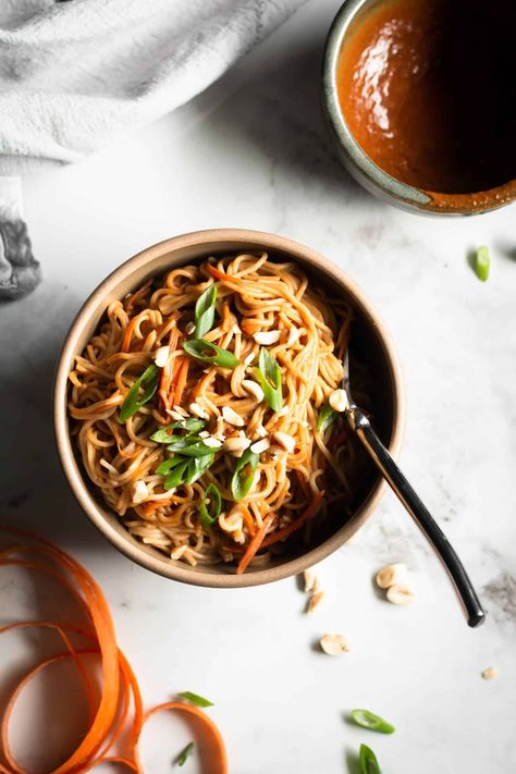 15-Minute Peanut Ramen Noodles Peanut Ramen Noodles, Peanut Ramen, Ramen Noodle Recipe, Vegan Noodle Soup, Peanut Butter Ramen, Noodles Ramen, Quick Vegan Meals, Noodle Recipe, Ramen Noodle