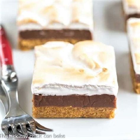 S'mores Fudge Bars - Graham cracker crust, fudgy center and marshmallow topping! Smores Fudge, Marshmallow Topping, Fudge Bars, 12 Tomatoes, Melting Chocolate Chips, S'mores, Brownie Bar, Milk Chocolate Chips, Graham Cracker Crust