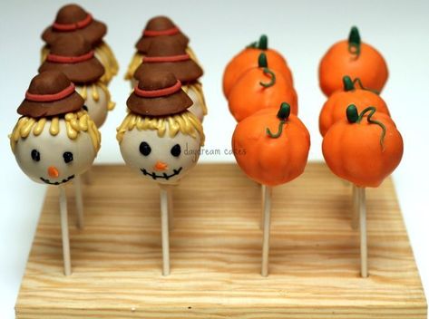 Fall Cakepops Scarecrow hats are chocolate fondant.  cake pops decorating ideas Scarecrow Hats, Thanksgiving Cake Pops, Fall Cake Pops, Cake Popsicles, Creative Treats, Thanksgiving Cake, Turkey Cake, Bakery Goods, Cake Pop Designs