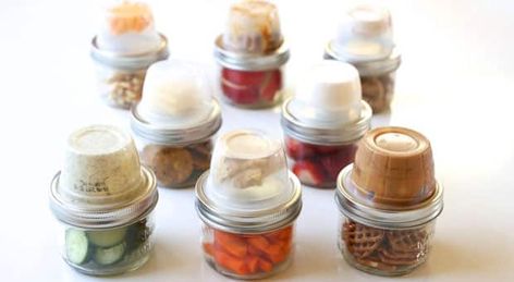 Snack Cup Ideas, Mason Jar Snacks, Mason Jar Lunch, Frozen Yogurt Bites, Camping Snacks, Yogurt Bites, Easy Camping Meals, Mason Jar Meals, Snack Cups