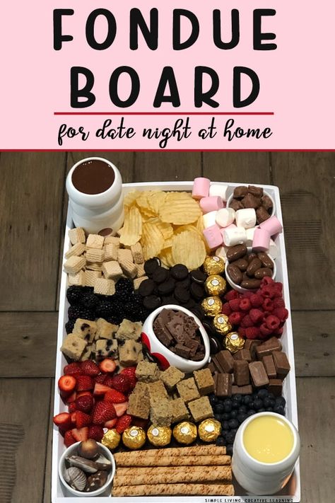 Fondue Board Fondu Night, Diy Fondue, Fondue Board, Fondue Dinner Party, Fondue Dippers, Dessert Fondue, Fondue Dinner, Fondue Night, Date Night At Home