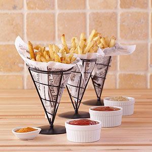 Doner Kebab, Bistro Food, Burger Bar, French Fry, בר מצווה, Coffee Shop Design, Coffee Shop Decor, Food Decoration, Food Presentation