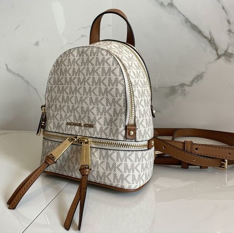 $258 Michael Kors ✨ RHEA ZIP MD Vanilla Convertible Backpack Handbag MK Bag Tiny Backpack, Mk Monogram, Michael Kors Backpack, Backpack Handbag, Mk Bags, Convertible Backpack, Care Card, Handbag Backpack, Travel Essentials