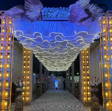 Sangeet Walkway Decor, Wedding Entrance Decor Walkways, Diy Wedding Entrance, Event Entrance Design, Unique Event Decor, Wedding Entrance Sign, Simple Stage Decorations, Event Entrance, Elegant Wedding Themes