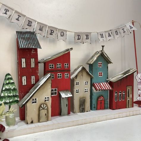 Wooden Christmas Houses, Wooden House Decoration, Bird Houses Ideas Diy, Scrap Wood Crafts, Wood Houses, Small Wooden House, Diy Christmas Village, Wood Block Crafts, Pottery Houses