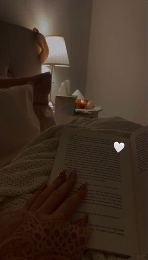 Relaxing Asthetic Picture, Reading Book In Bed Aesthetic, Selfcare Asthetic Picture, Evening Reading Aesthetic, Relax Asthetic Picture, Reading Asthetic Picture, Good Sleep Routine, Downtime Aesthetic, Book Night Aesthetic