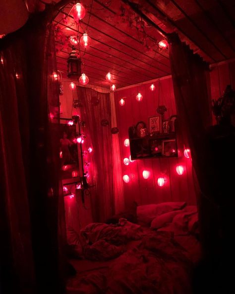 Red Light Bedroom Aesthetic, Red Grunge Bedroom, Red Bedding Ideas Bedrooms, Red Themed Room, Red Light Room, Lightning Reference, Red Fairy Lights, Red Bedroom Aesthetic, Red Lights Bedroom