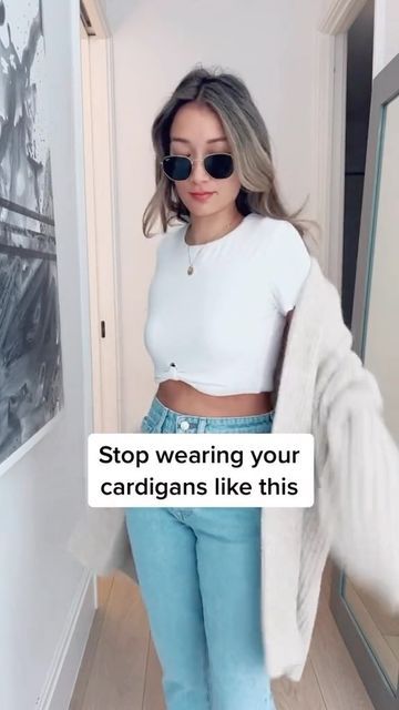 Ways To Wear A Cardigan, Clothing Tricks, Cardigan Ideas, Look Cardigan, Batwing Cardigan, Clothes Hacks, Fly Outfit, Revolve Dresses, Diy Fashion Hacks