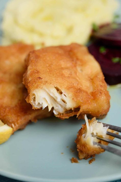 Cod Fillet Fried Fried Cod Recipes, Cod Fillet Recipes, Fried Cod Fish, Beer Battered Cod, Battered Cod, Deep Fried Fish, Cod Fillets, Greek Appetizers, Fried Cod