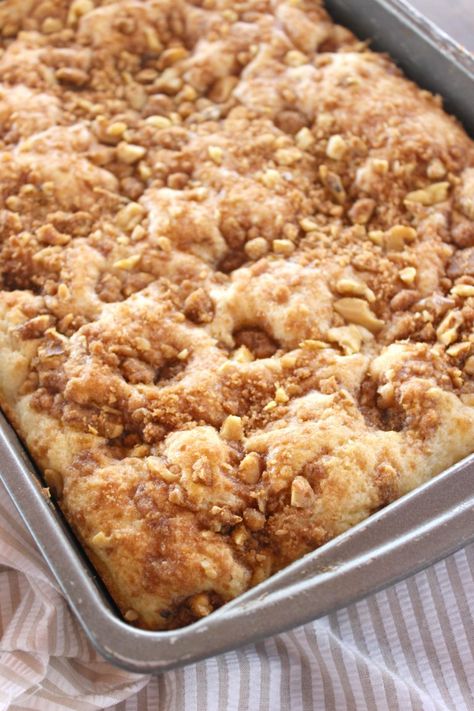 Buttermilk Coffee Cake, Coffee Cake Recipes Easy, Apple Coffee Cakes, Buttermilk Recipes, Blueberry Crumble, Coffee Cakes, Coffee Cake Recipes, Quick Breads, Breakfast Cake