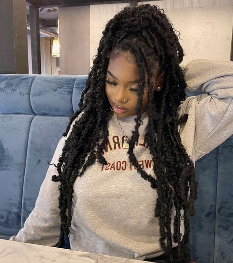 Crochet Locs, Cabello Afro Natural, Twisted Hair, Butterfly Locs, Bob Braids, Faux Locs Hairstyles, Box Braids Hairstyles For Black Women, Cute Braided Hairstyles, Cute Box Braids Hairstyles