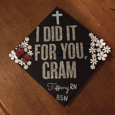 BSN Nursing graduation cap in memory of a special loved one❤️ Cap Inspiration, Nursing Graduation Cap, Bsn Nursing, Creative Graduation Caps, Graduation Party Pictures, Nurse Graduation Cap, College Grad Cap Ideas, Graduation Cap Decoration Diy, Graduation Photo Booth