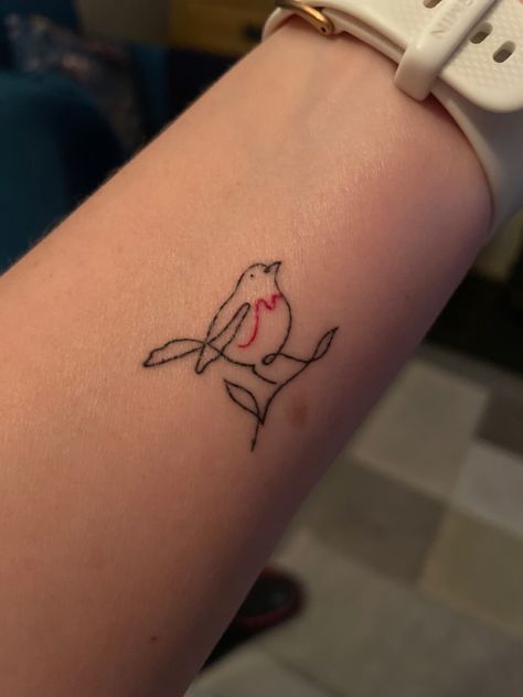 Robin Bird Tattoos, Robin Tattoo, Tattoo Mom, Line Drawing Tattoos, Red Bird Tattoos, Tattoo Mini, Flower Wrist Tattoos, Bird Tattoos, Anklet Tattoos