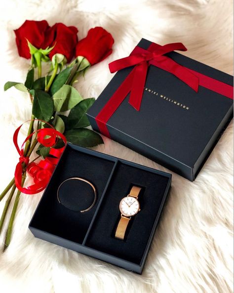 Boyfriends Birthday Ideas, Wedding Gift Hampers, Diy Gifts For Girlfriend, Birthday Gifts For Boyfriend Diy, Cute Gifts For Friends, Fancy Watches, Creative Gifts For Boyfriend, Valentine Day Special, Luxury Gift Box