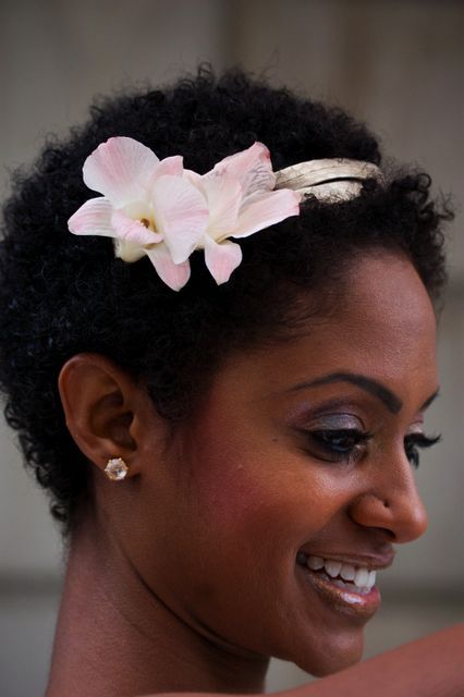 17 Awesome Natural Hairstyles For Weddings | Page 3 | MadameNoire Natural Hairstyles For Wedding, Natural Hair Wedding, Black Wedding Hairstyles, Natural Wedding Hairstyles, Natural Hair Bride, Hairstyles For Wedding, Pelo Afro, Chic Hairstyles, Natural Hair Inspiration