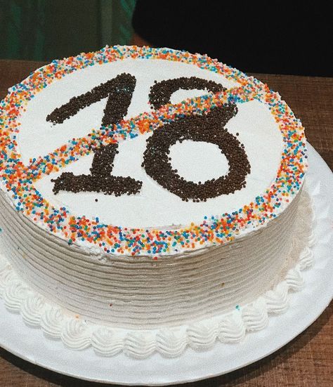 birthday cake, eighteen, aniversário, bolo, dezoito anos, party, bday, decoração Legal Birthday Cake, Funny 18th Birthday Cake, Eighteenth Birthday Cake, Eighteen Birthday Cake, Legal Cake, Cake Phrases, 18th Bday Cake, 18th Birthday Cake Designs, Sugar Free Pastries