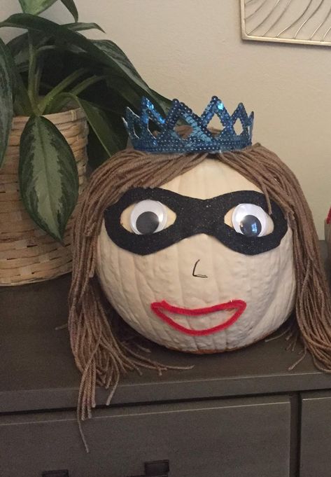 Princess In Black Pumpkin, Black Pumpkin, Pumpkin Decorating, School Projects, Kid Stuff, School Stuff, Halloween Wreath, Family Room, Craft Ideas