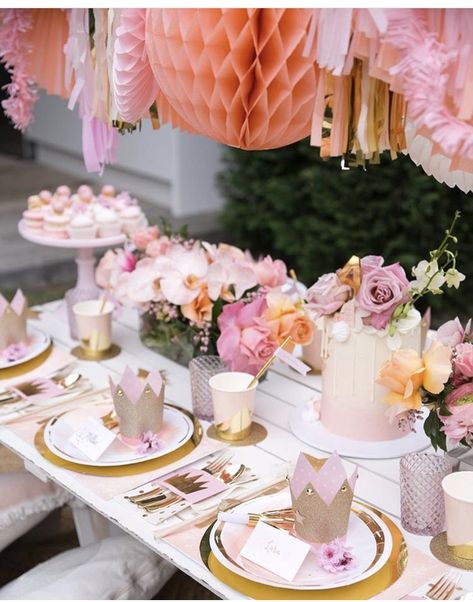 Table Set Up Ideas, Diy Princess Party, Princess Tea Party Birthday, Bridal Shower Tablescape, Pink Princess Party, Kids Party Tables, Set Up Ideas, Bridal Shower Table, Princess Theme Birthday