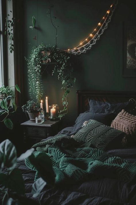 Botanical Goth Bedroom, Black And Dark Green Bedroom, Dark Cottagecore Bedroom, Forest Green Bedrooms, Dark Modern Bedroom, Dark Bedroom Aesthetic, Moody Bohemian, Dark Bedrooms, Dark Green Rooms