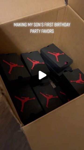 Nice Kicks on Instagram: "His first birthday and it already looks better than any I’ve had 😂🔥 🎥: @houseofbrie   Follow @nicekicks for more #sneakers content! 🔥👟" 1st Kickback Party, 1st Kickback Birthday Party, Jordan 1 First Birthday, Jordan 1st Birthday Party, Chicago Bulls Birthday Party Ideas, First Kickback Birthday, First Kickback Birthday Theme, Nike Theme Party Birthdays, Jordan Theme Birthday Party Ideas